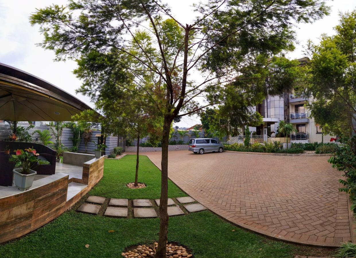 Eric Wilkins Apartments Lubowa ภายนอก รูปภาพ