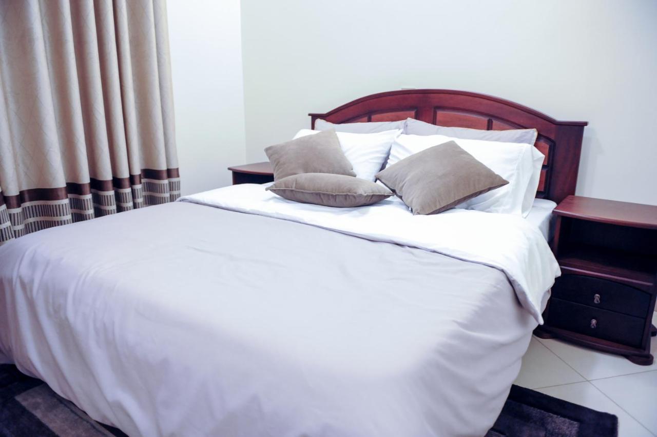 Eric Wilkins Apartments Lubowa ภายนอก รูปภาพ