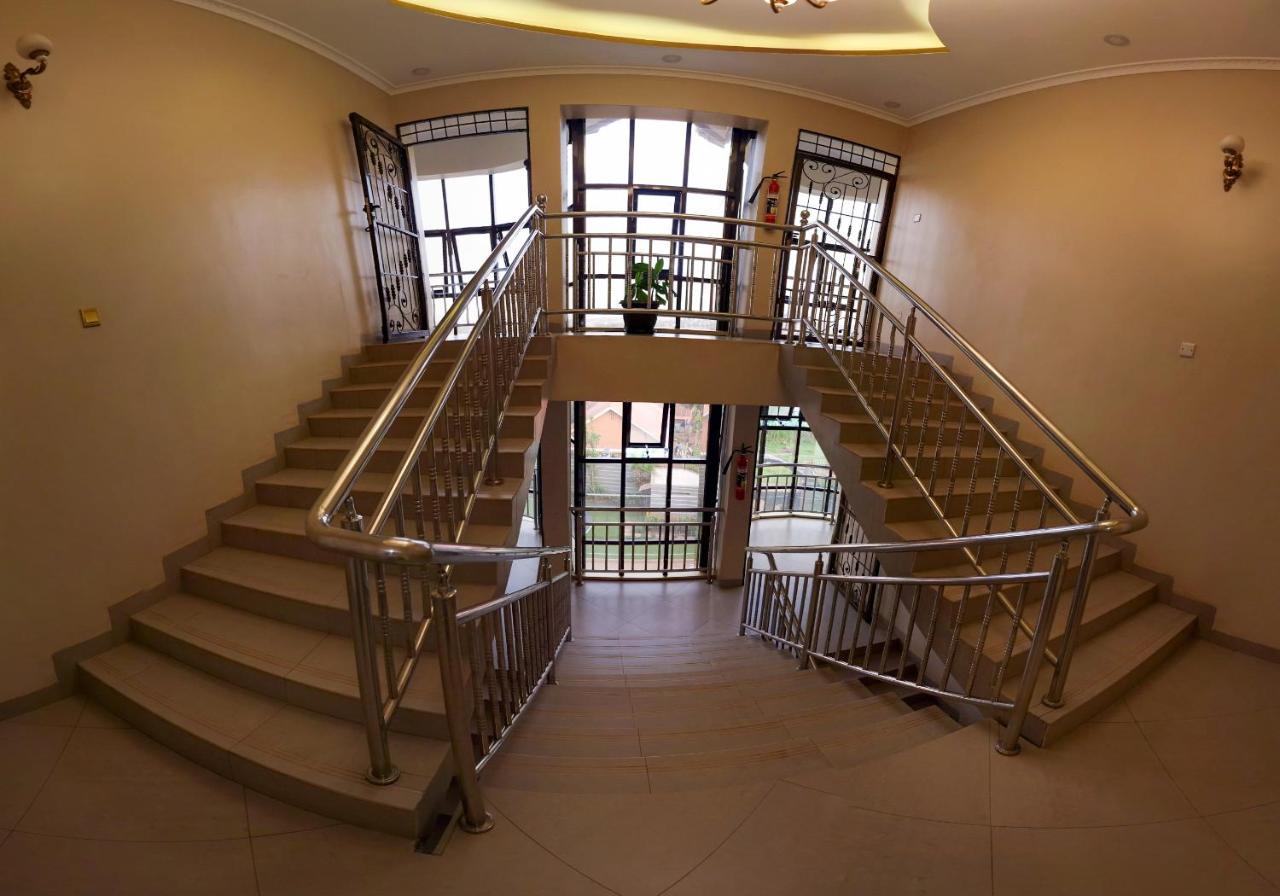 Eric Wilkins Apartments Lubowa ภายนอก รูปภาพ